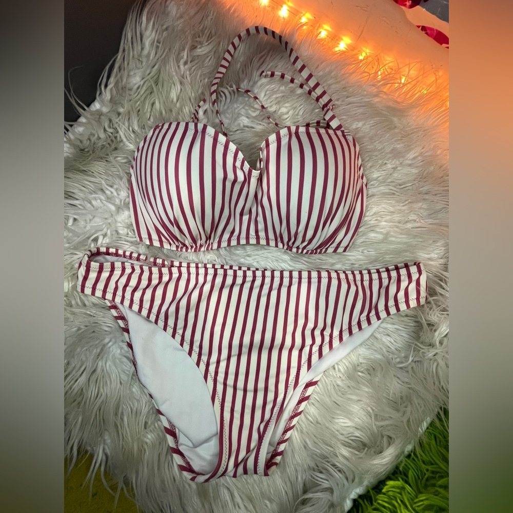 Candy cane color vibes ( ◠‿◠ )
